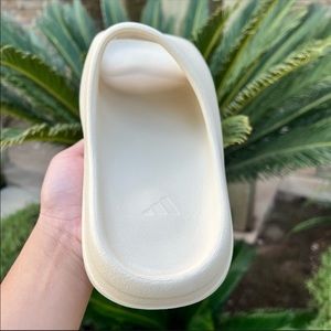 Yeezy slide bones , wear once ! Still like new